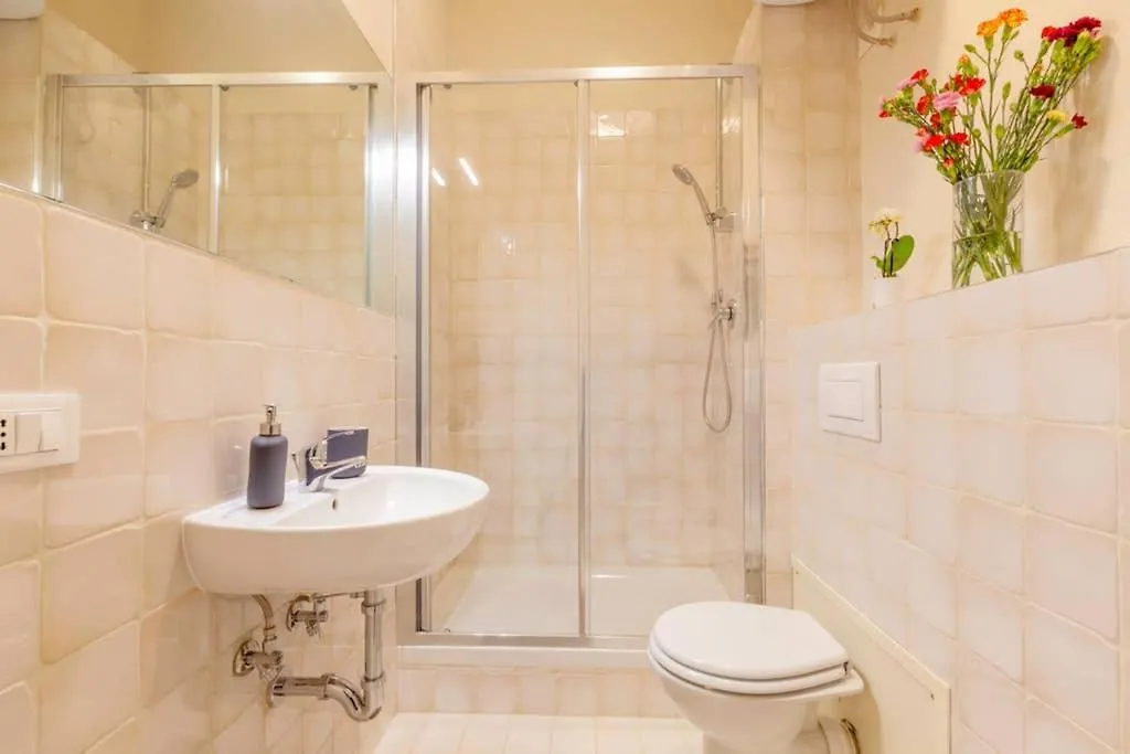 Santa Croce. Quiet, Large And Luminous Loft Apartment Florence Italy