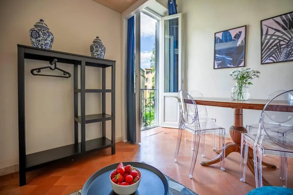 Santa Croce. Quiet, Large And Luminous Loft Apartment Florence Italy