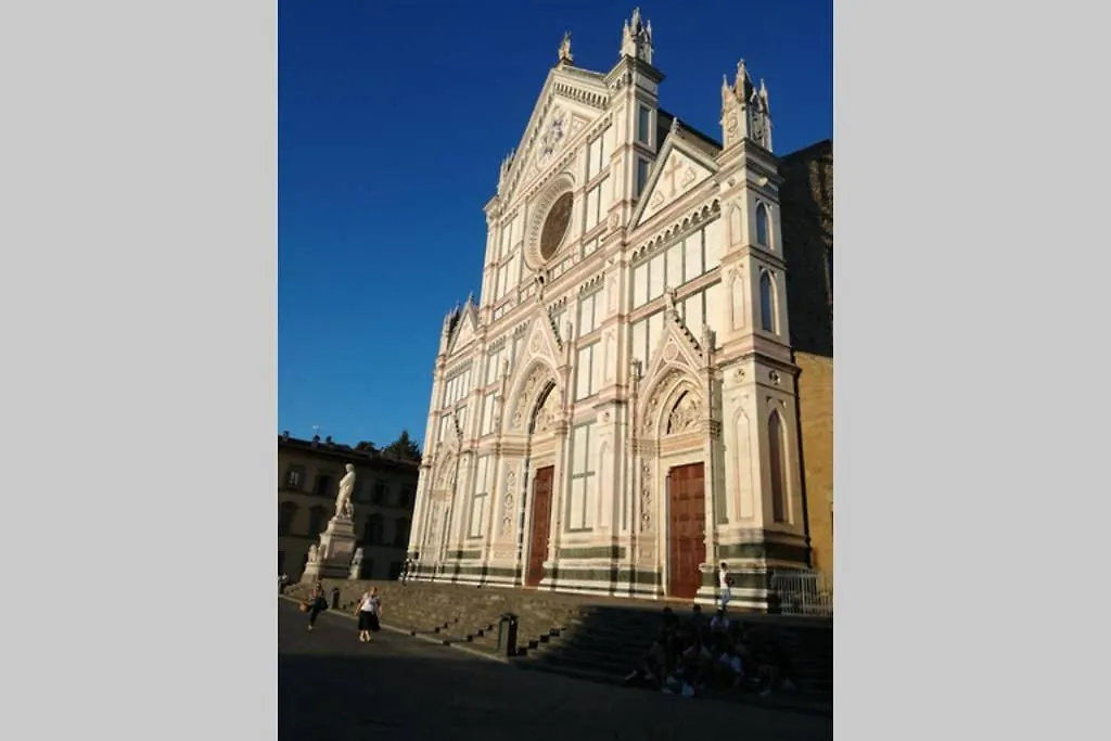 Santa Croce. Quiet, Large And Luminous Loft Apartment Florence