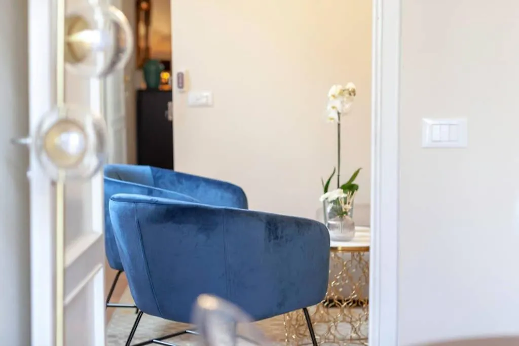 Santa Croce. Quiet, Large And Luminous Loft Apartment Florence