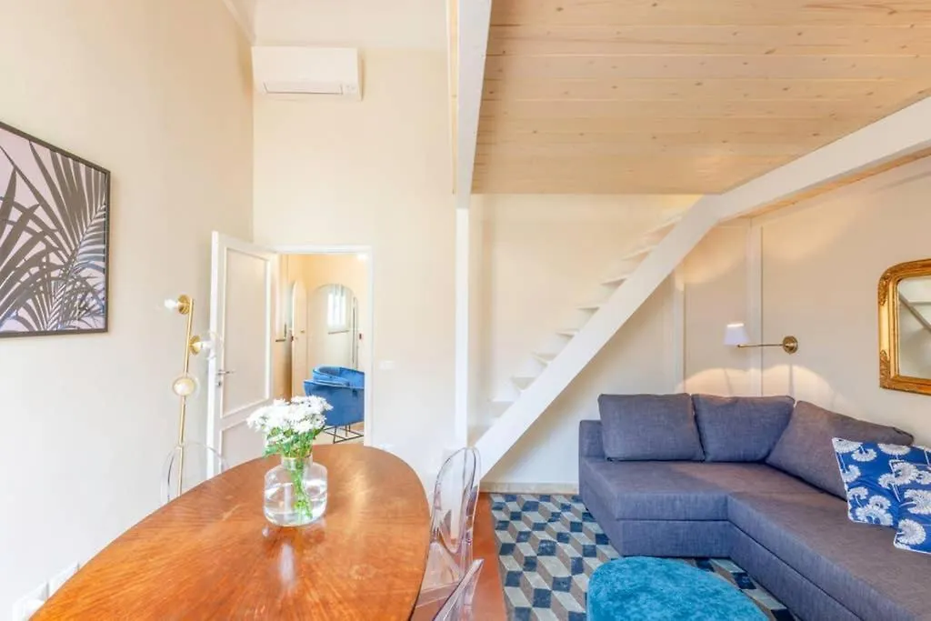 Santa Croce. Quiet, Large And Luminous Loft Apartment Florence