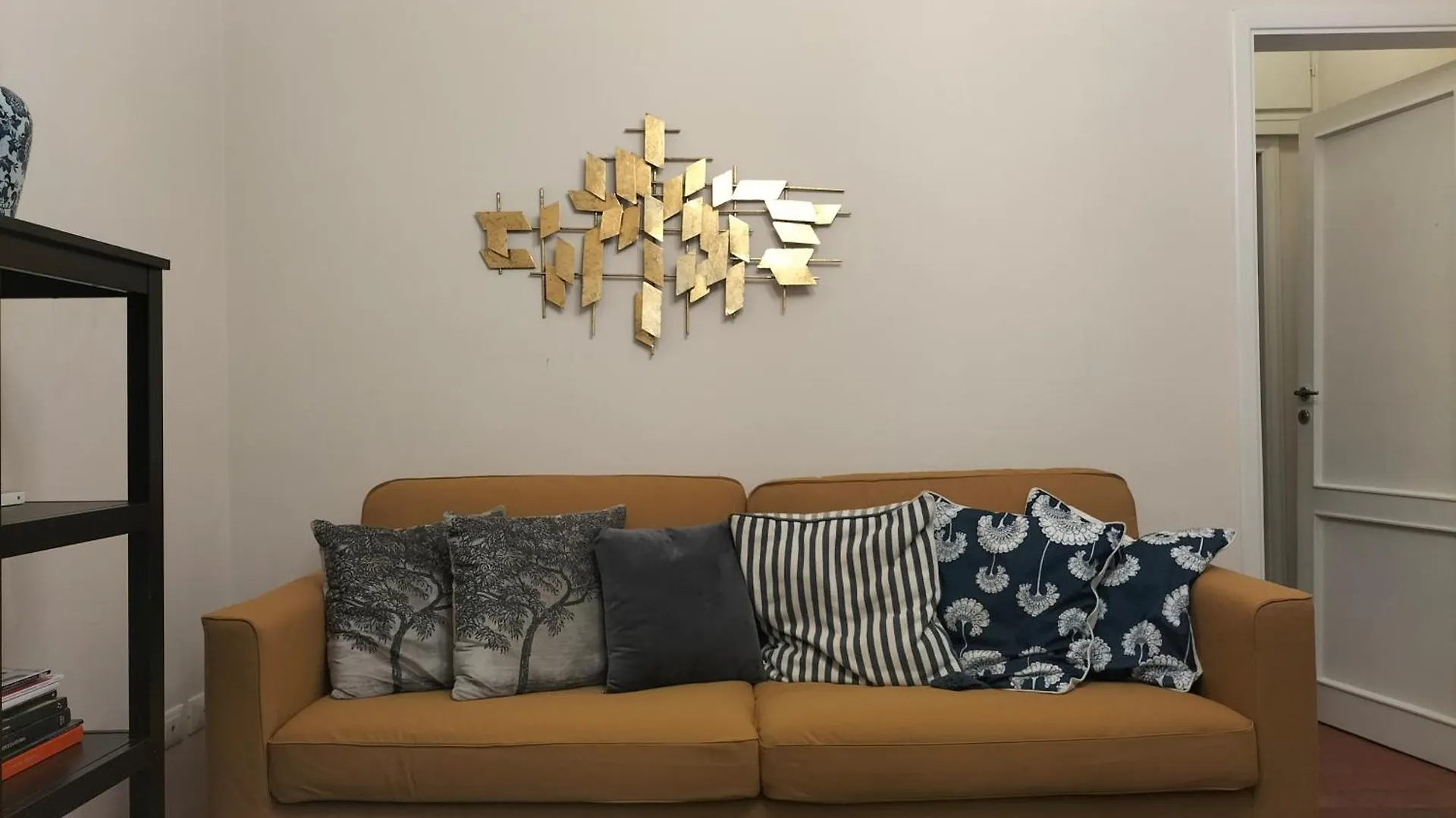 Santa Croce. Quiet, Large And Luminous Loft Apartment Florence Italy